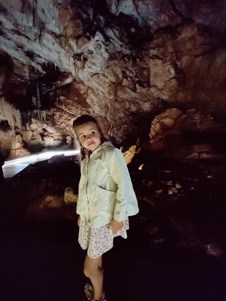 Lipa Cave in Montenegro met kinderen